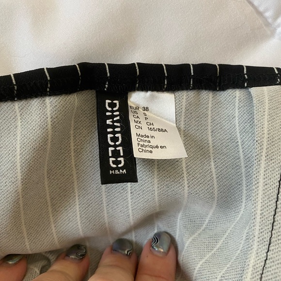 Divided Striped Form fitting dress - Picture 5 of 5